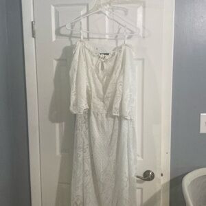 WHITE OFF THE SHOULDER LACE DRESS